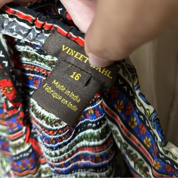 Floral Maxi Dress with Multicolor Design - Picture 5 of 5